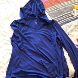 Old Navy Active Hooded Long-Sleeve Shirt
